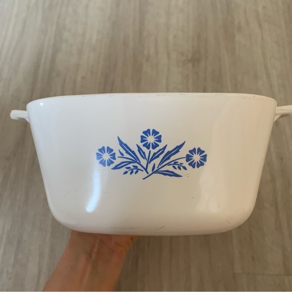 Vintage 1960s CORNING WARE Blue Cornflower   Casserole Dish w/ Pyrex Glass Lid - Picture 5 of 11